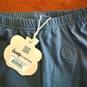 Body By Raven Tracy Navy Bascis Flare Pants ✨